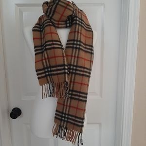 Burberry's scarf
